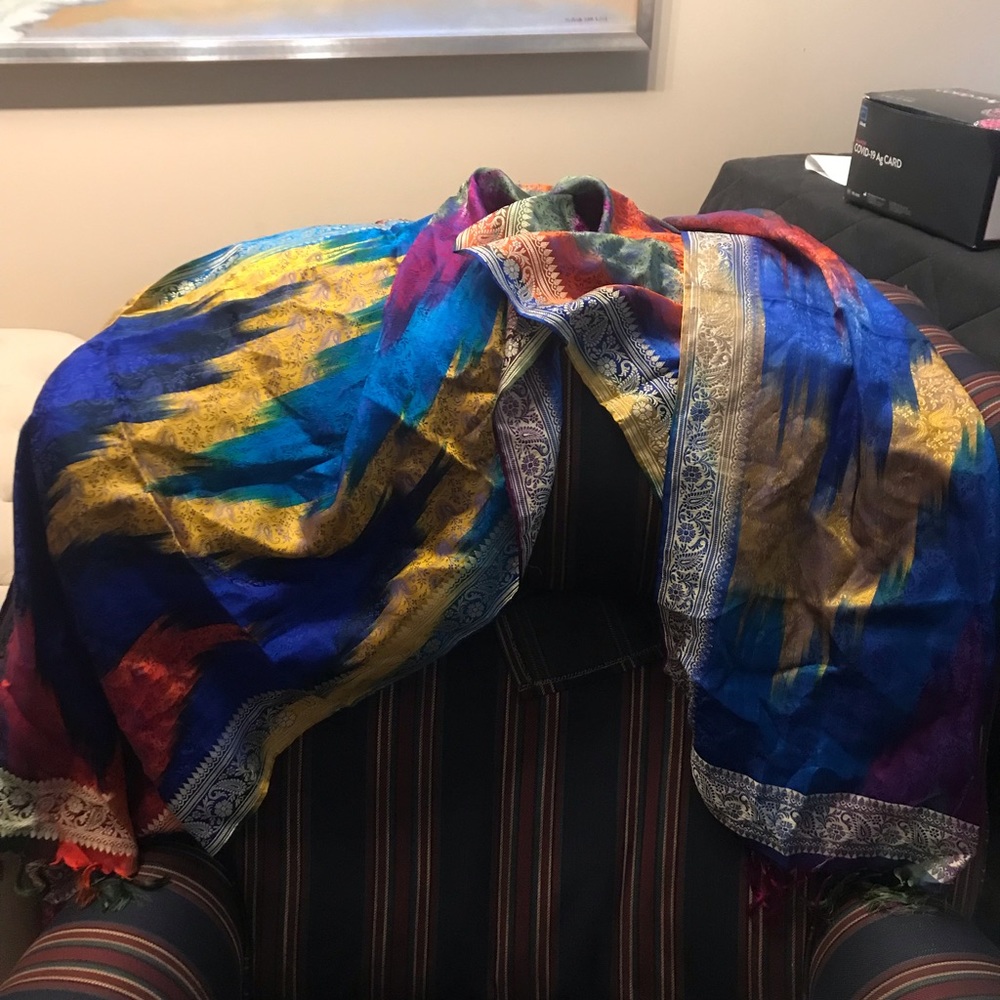 Scarf - Picture 1 of 2